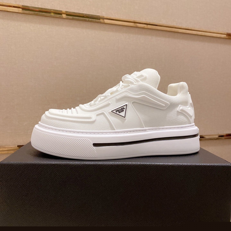 Pra*a casual shoes
